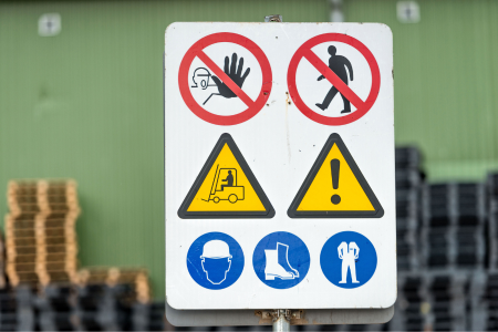 Segnaletica di sicurezza sul lavoro: come viene suddivisa e perché è necessaria